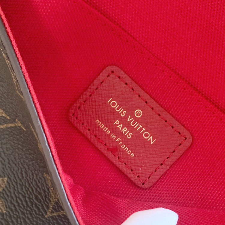 AE490BDE Stylish leather bag