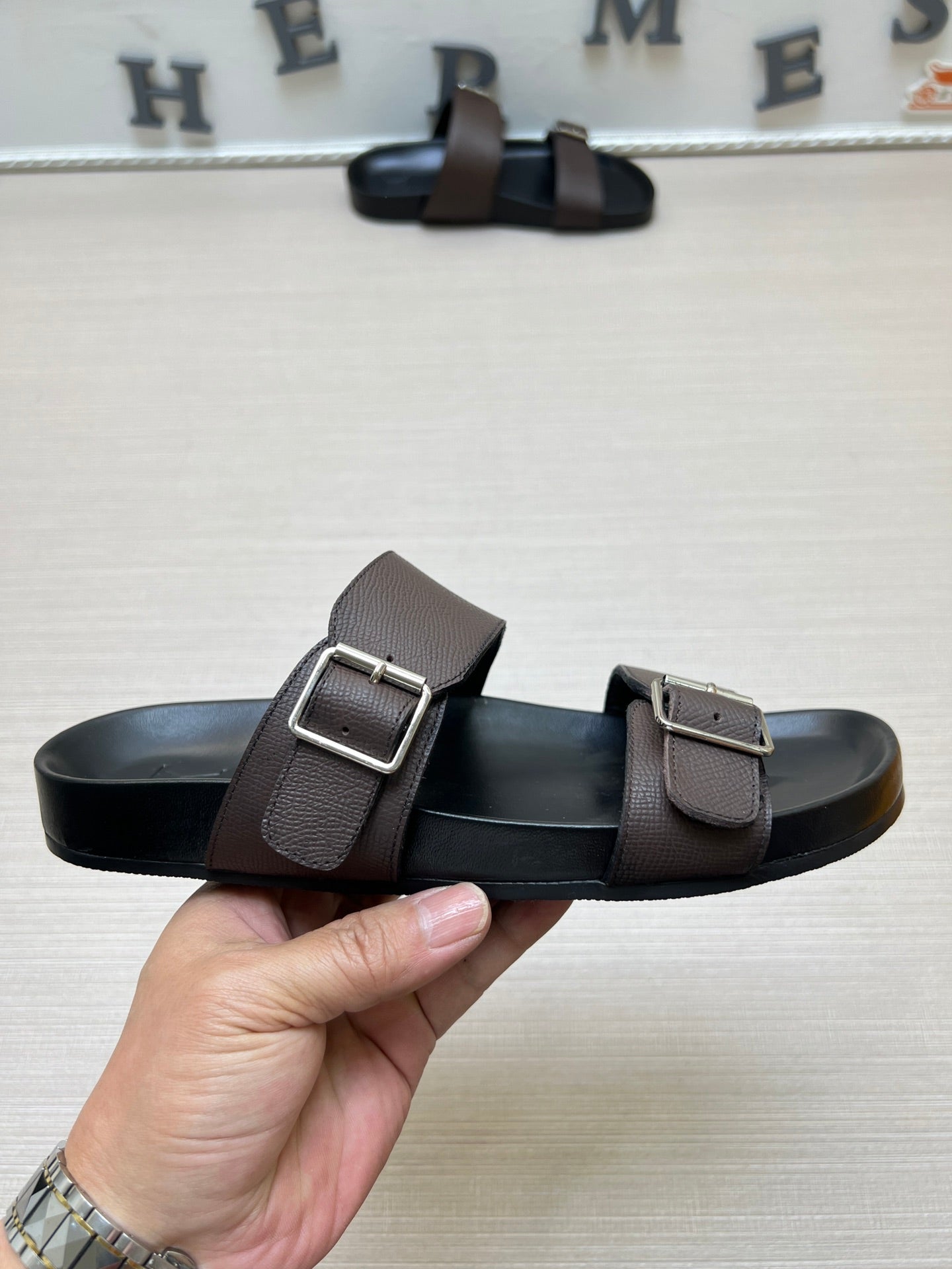 54E87ZDE Stylish slippers
