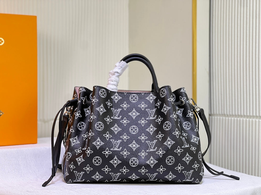 15XE13BDE Stylish leather bag)