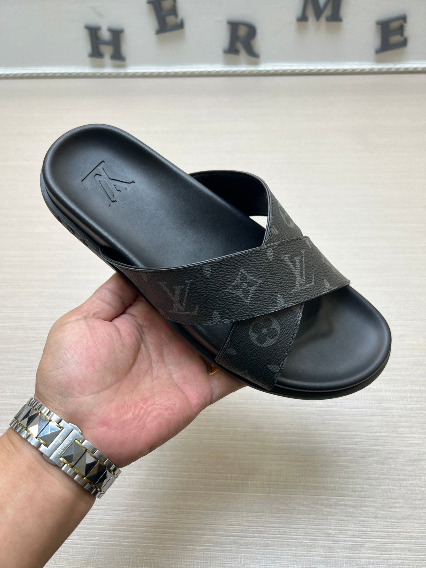 54E56ZDE Stylish slippers