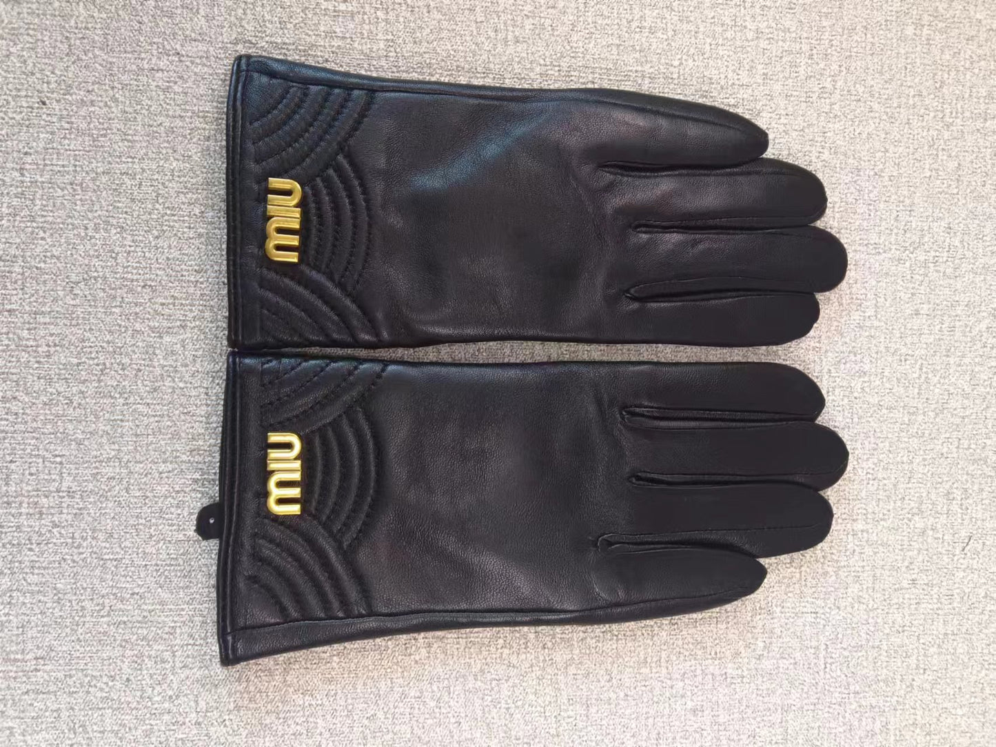 24A107SDE Stylish gloves