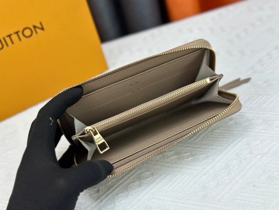 15RE79BDE Stylish leather bag