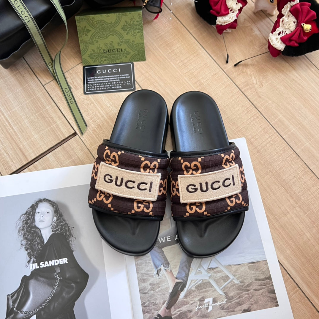 14B84ZDE Stylish Slippers