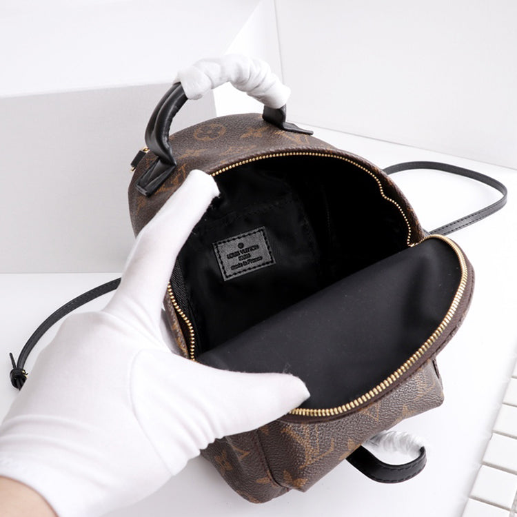 1E010BDE Stylish leather backpacks