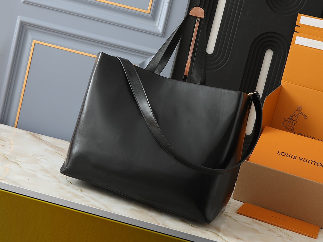 15XE9BDE Stylish leather bag