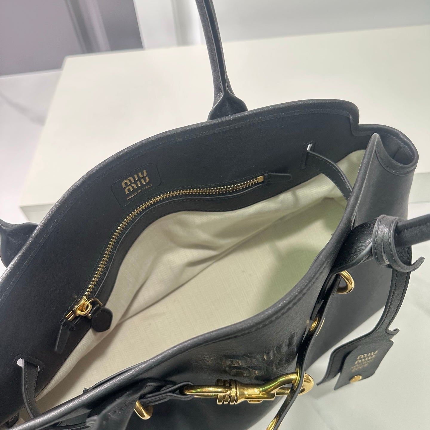 15RA45BDE Stylish leather bag