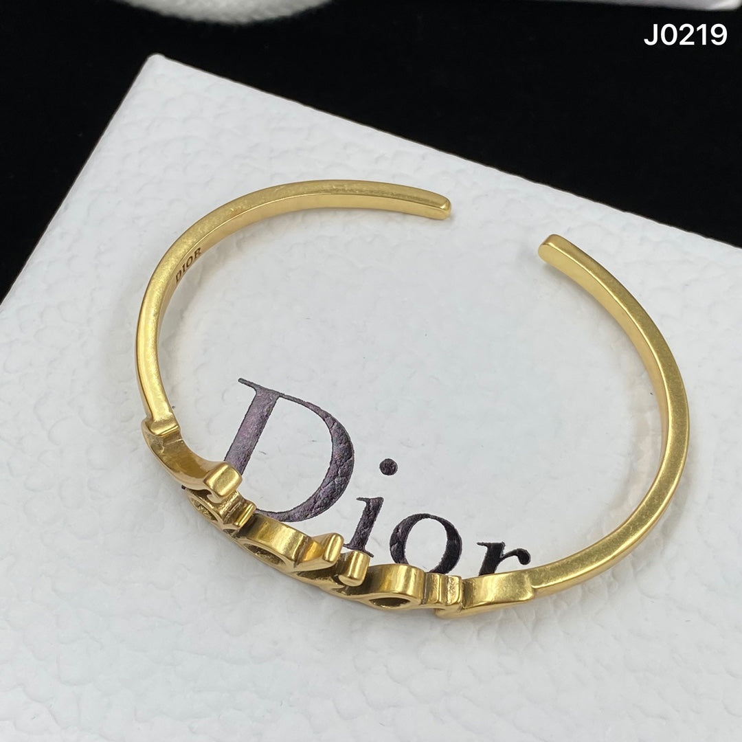 1YD29KDE Stylish Bracelets