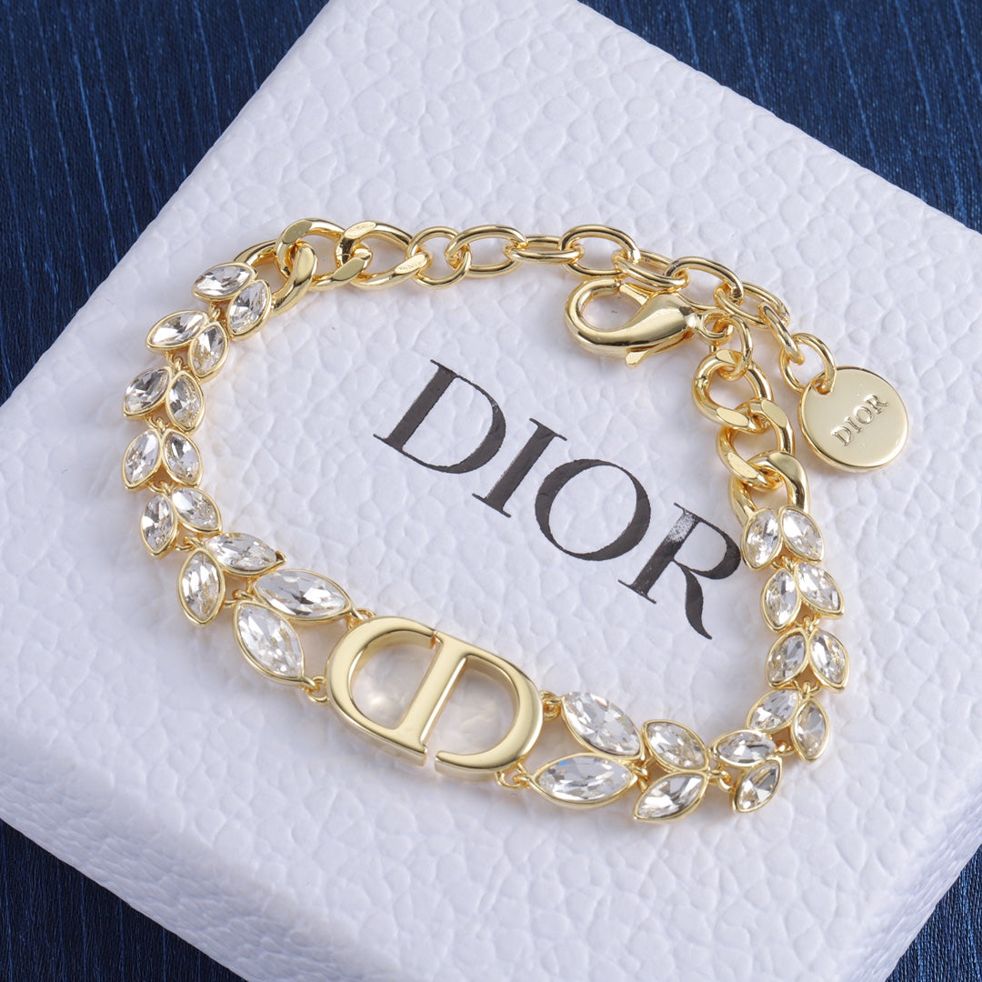 175RD14XDE Stylish Necklaces . Bracelets