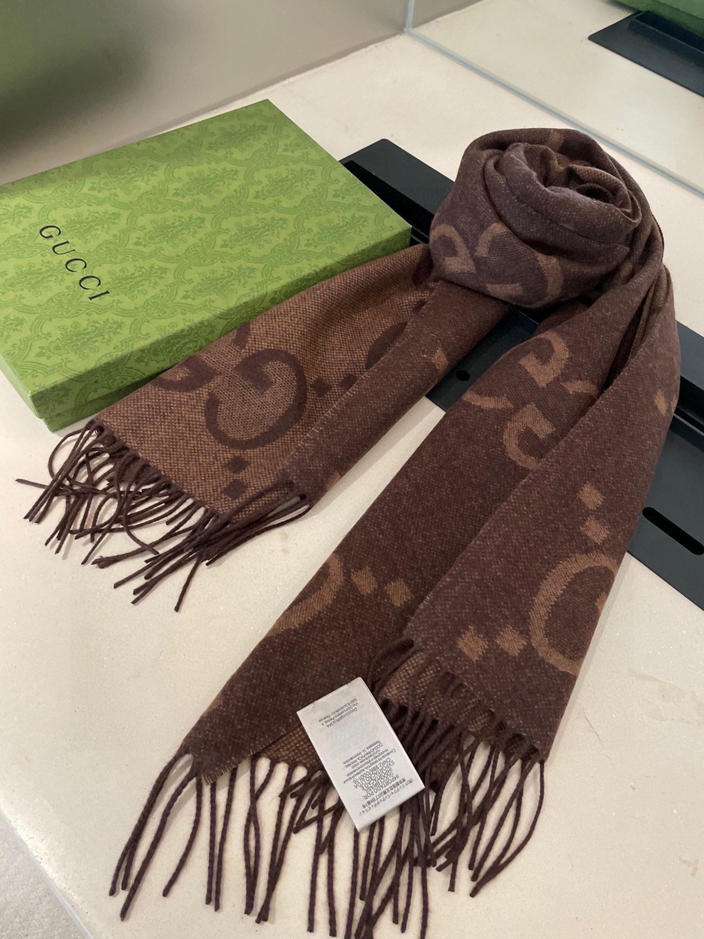 175RB28WDE Stylish Winter Scarves