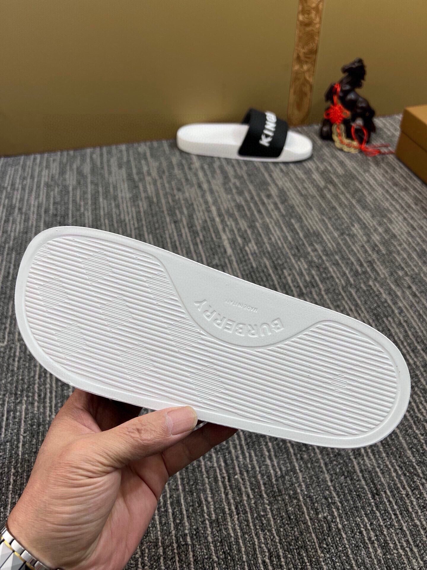 535ZR256ZDE Stylish Slippers