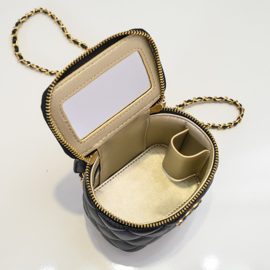 155XC32BDE Stylish leather bag