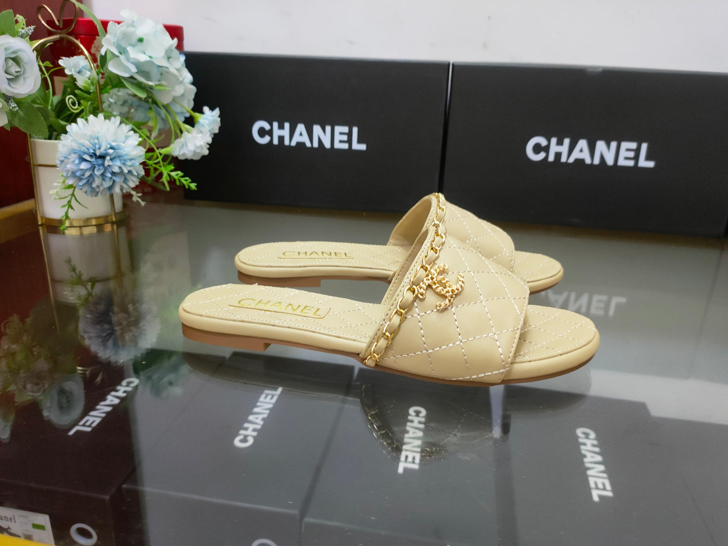 14C29ZDE Stylish slippers