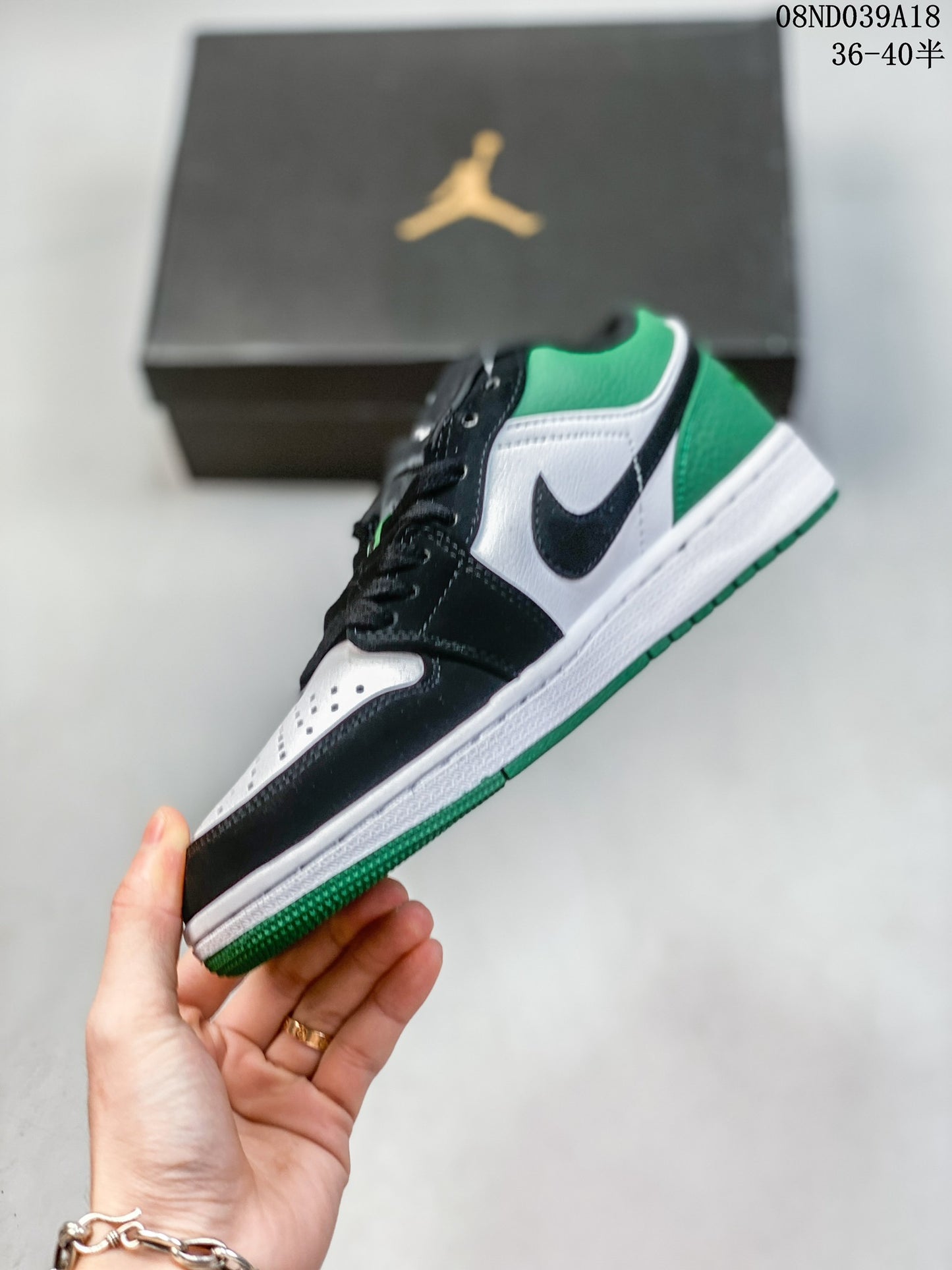 4YN55ZDE Stylish Sneakers (No Box, August-October Big Sale)