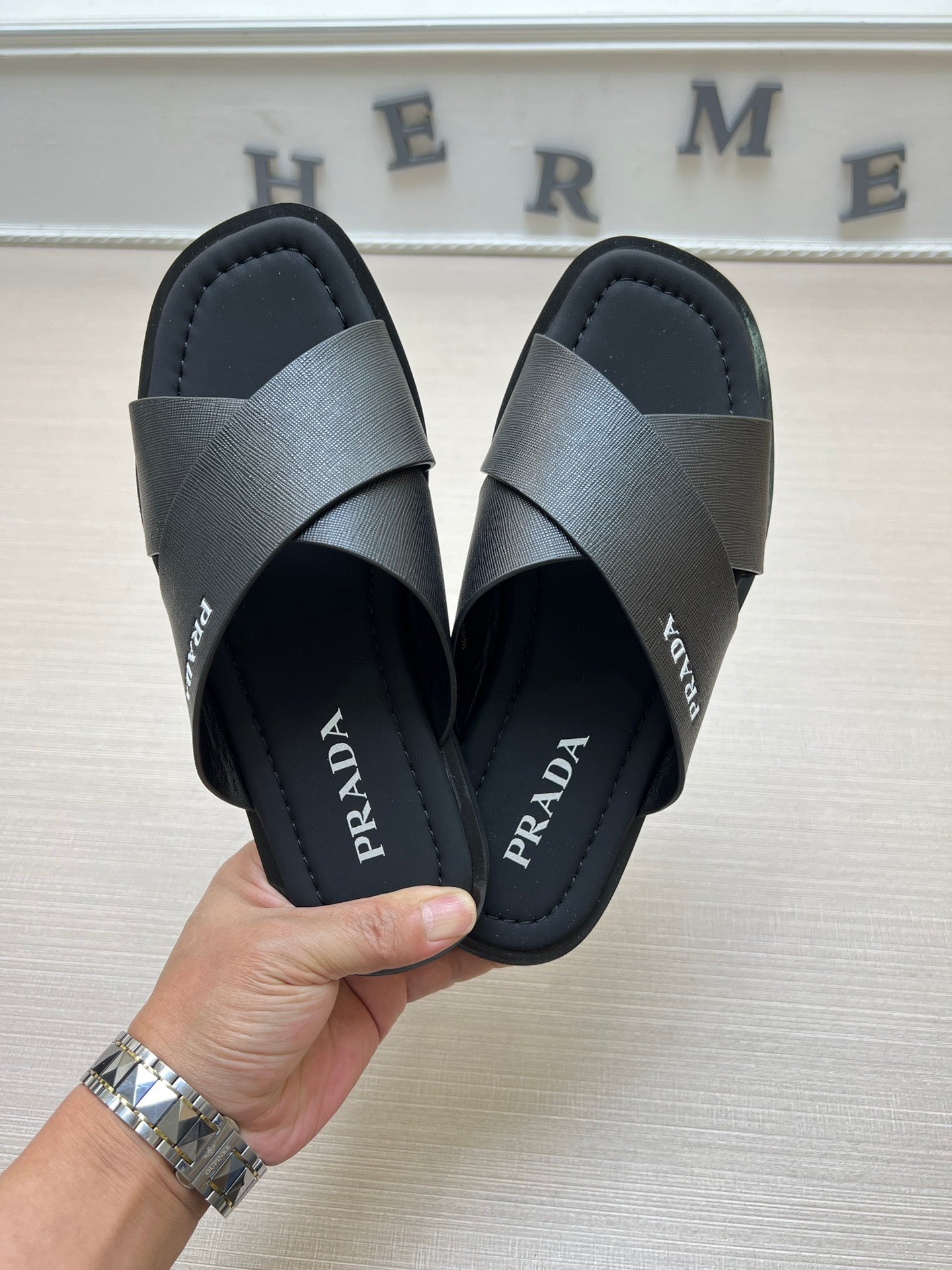 54PD72ZDE Stylish slippers