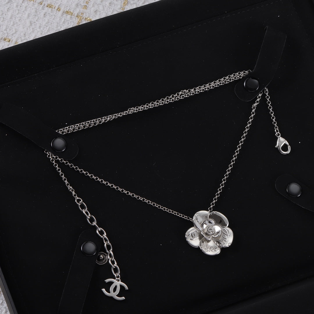 14C1088XDE Stylish Necklaces