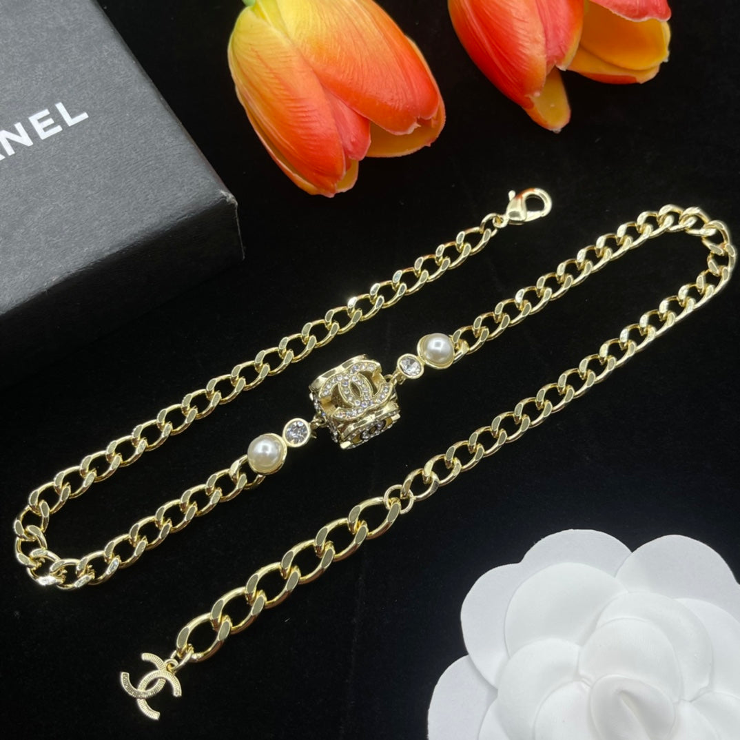 14C923XDE Stylish Necklaces
