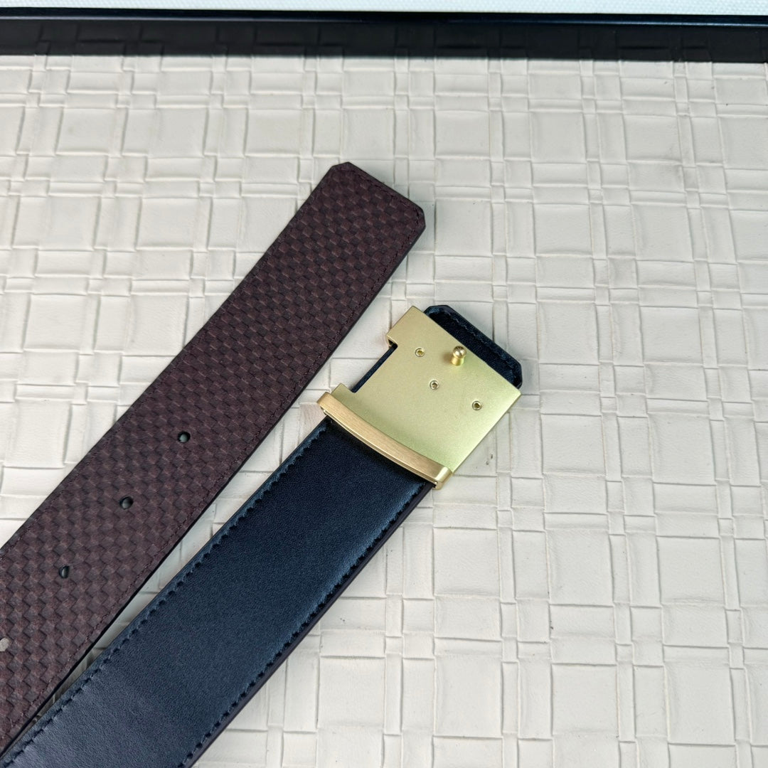 14E25PDE Stylish High quality belt With full package