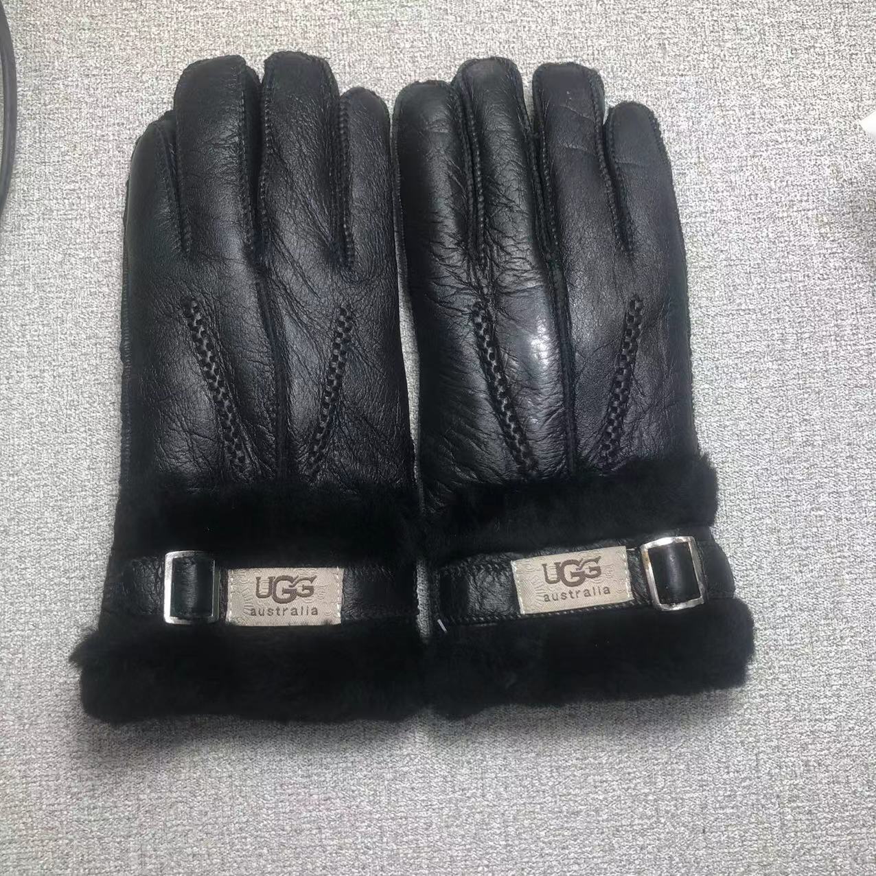 24A77SDE Stylish gloves