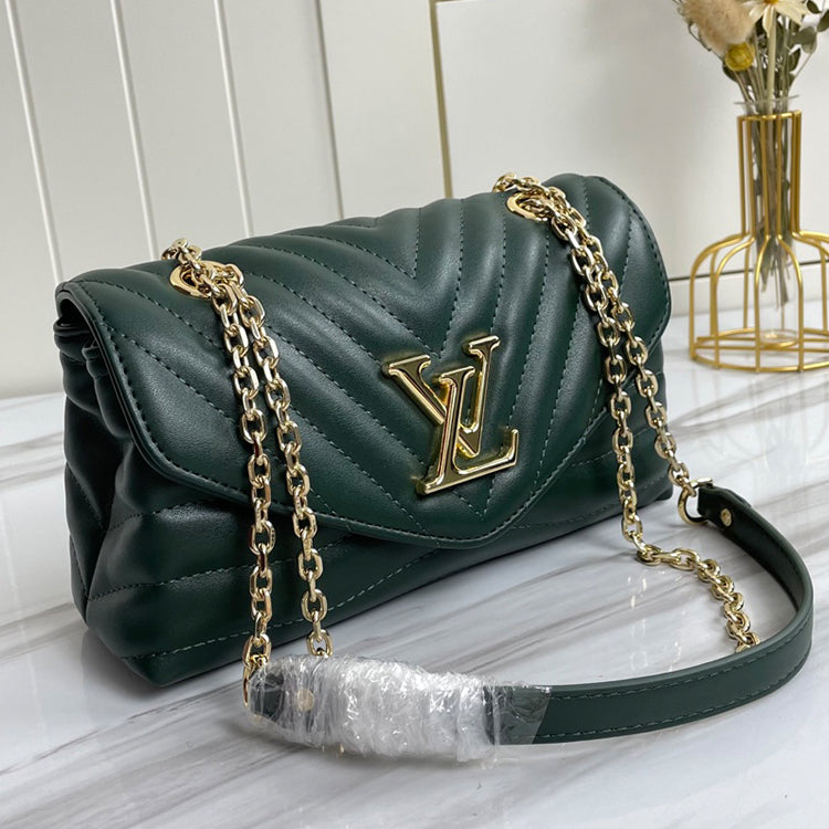 AE028BDE Stylish leather bag