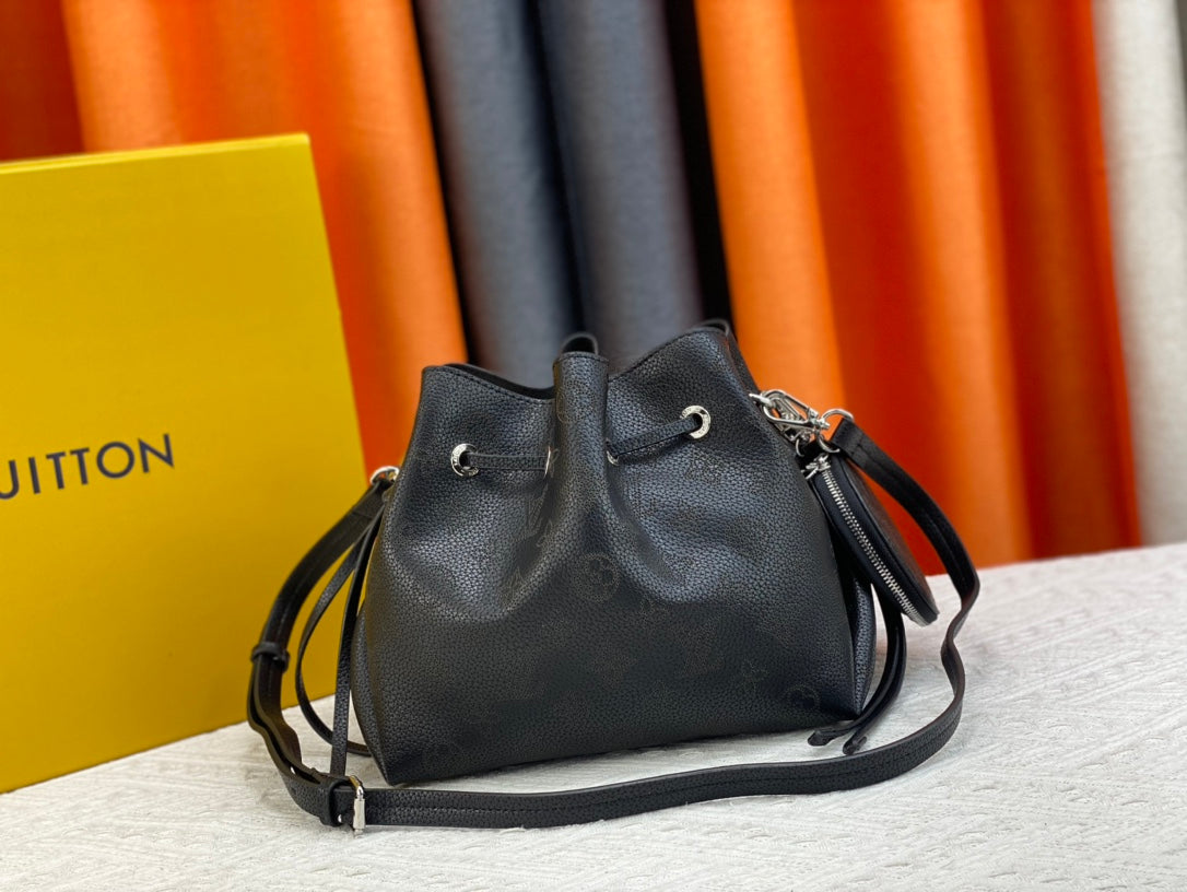 165NE99BDE Stylish leather bag