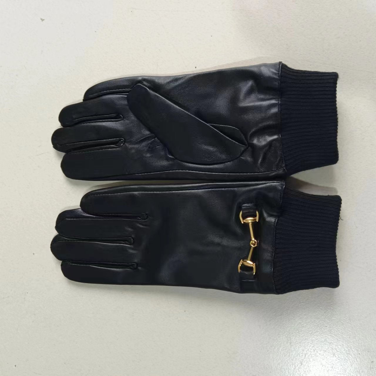 24A87SDE Stylish gloves