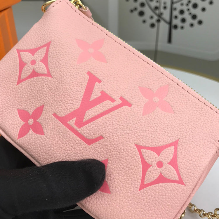 1E043BDE Stylish leather bag