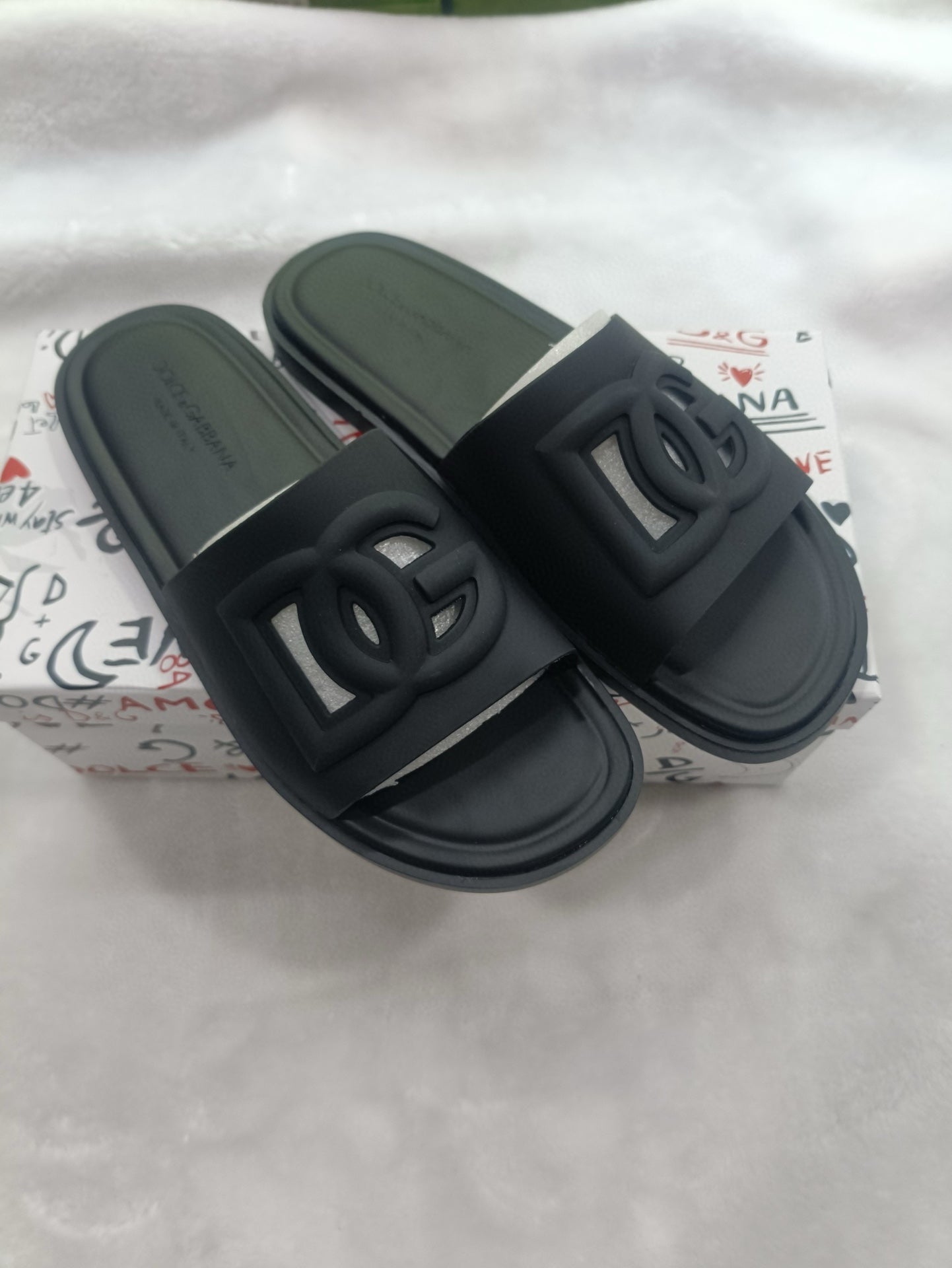 54A82ZDE Stylish slippers