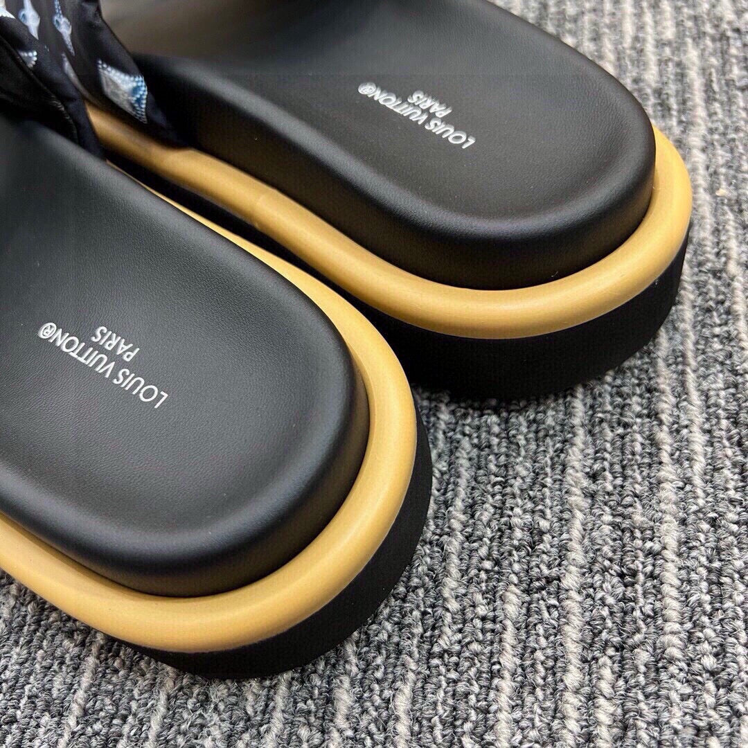 5QE12ZDE Stylish Slippers