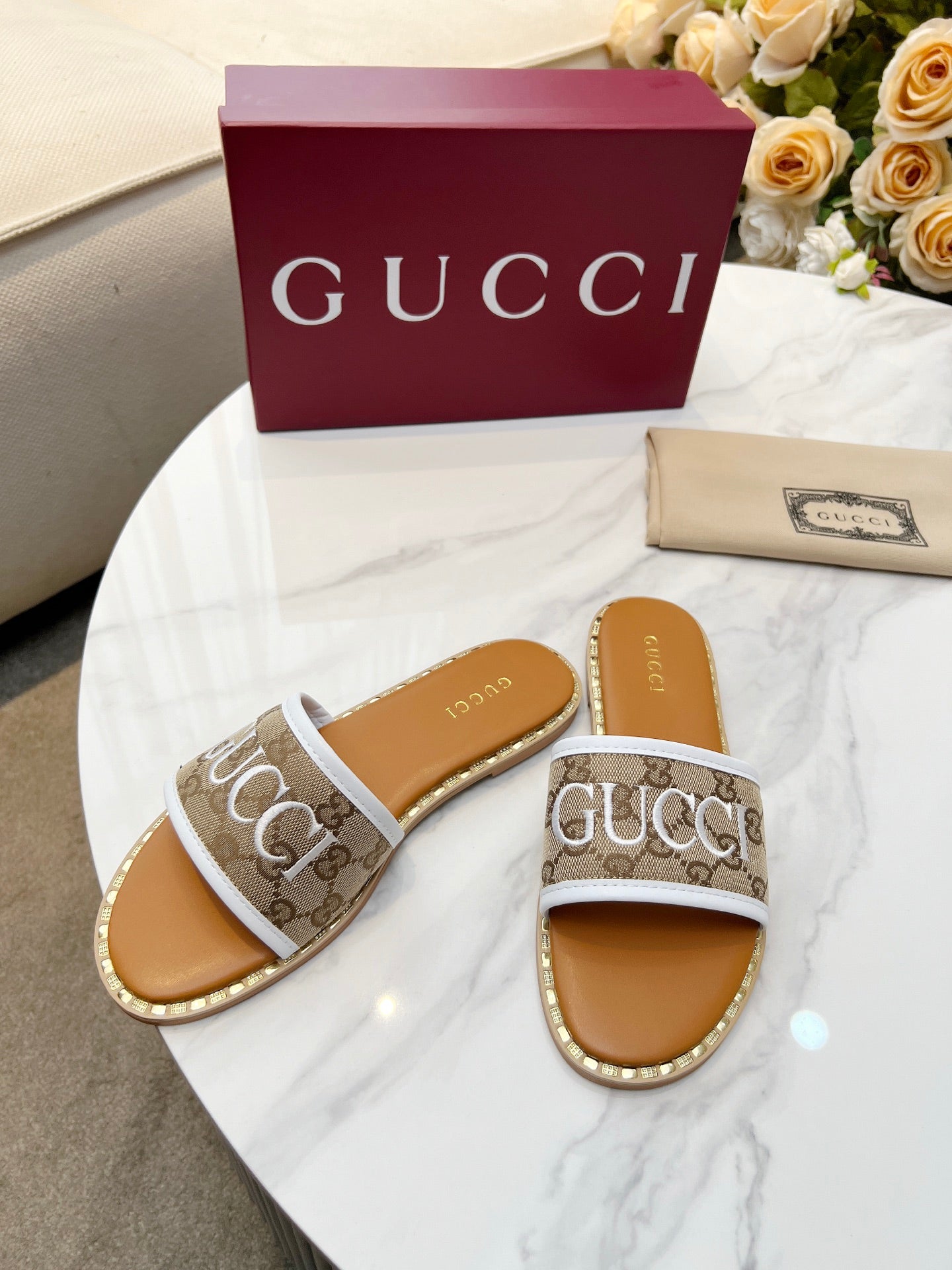 255QB29ZDE Stylish leather Slippers
