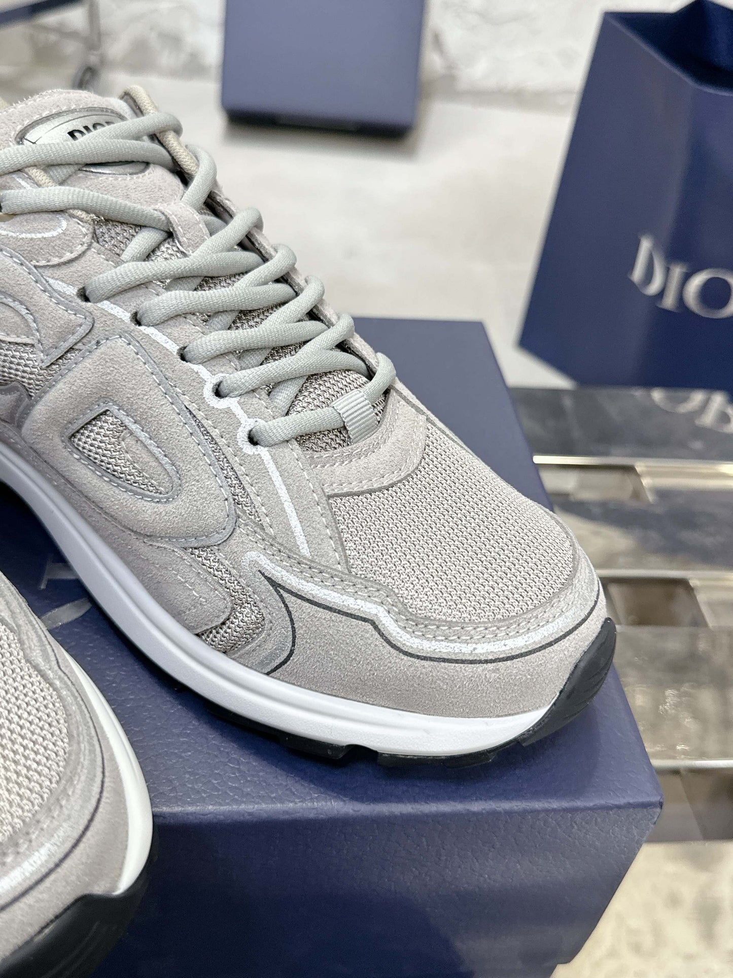 245RD2ZDE Stylish Sneakers