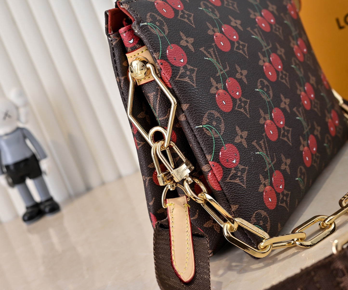 15RE29BDE Stylish bag