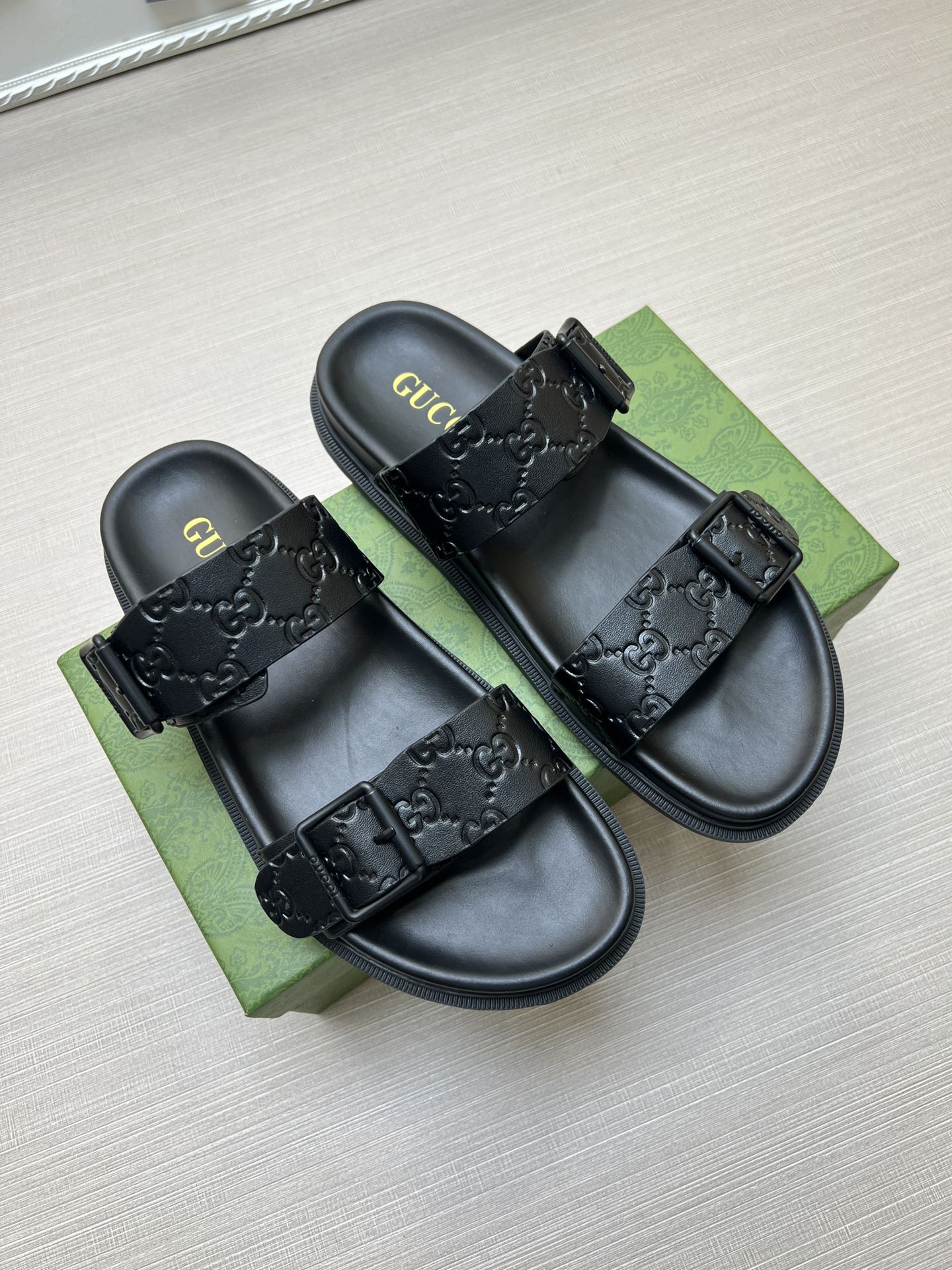 54B91ZDE Stylish slippers