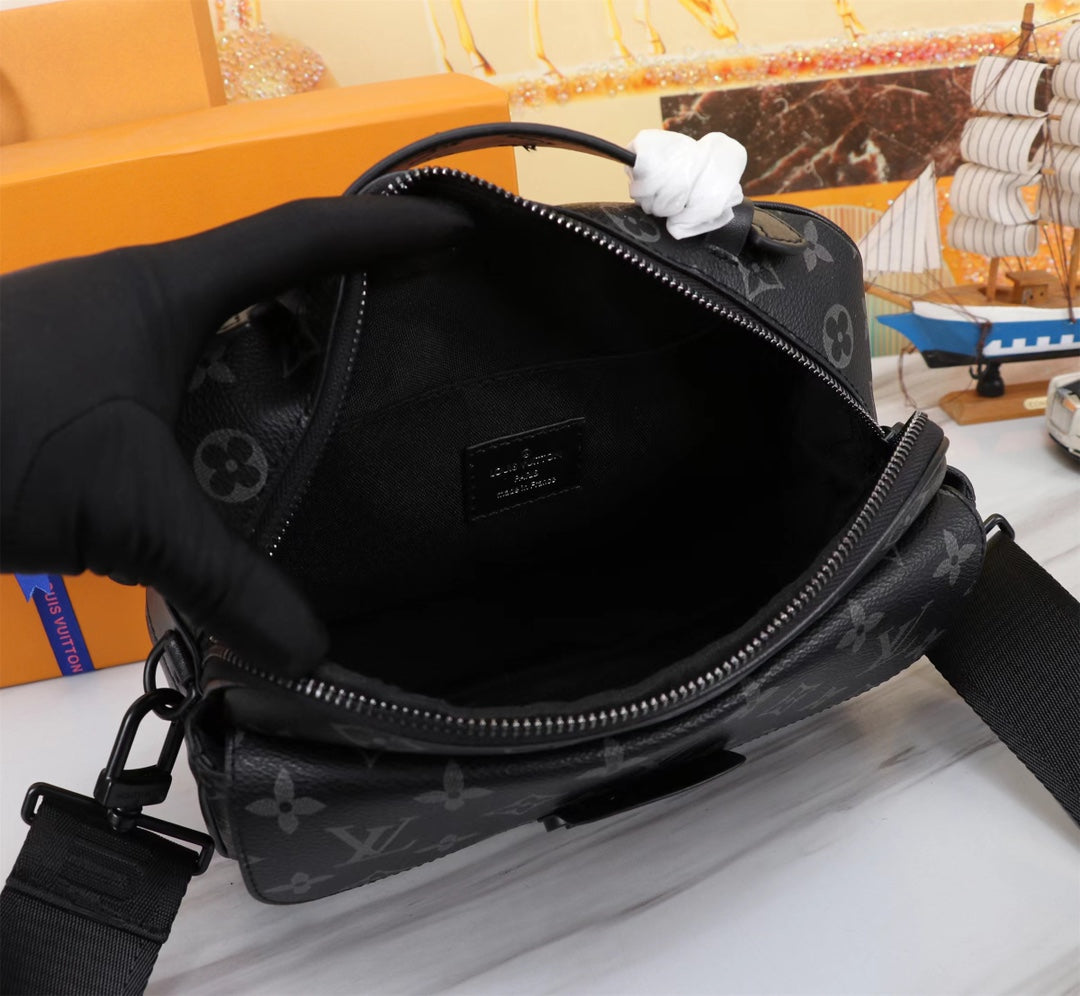 2XE137BDE Stylish leather bag