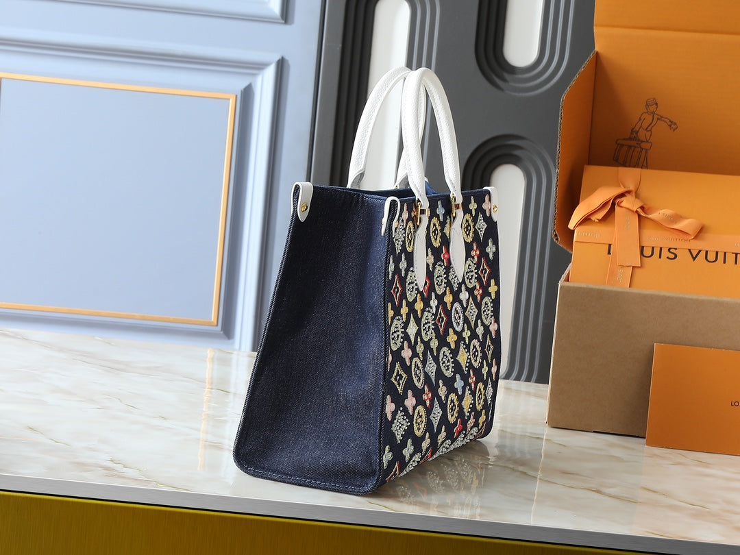 15RE22BDE Stylish genuine leather embroidered bag