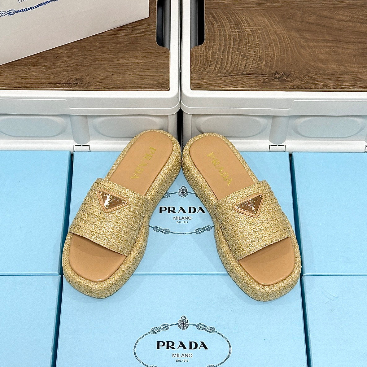 14PD23ZDE Stylish slippers