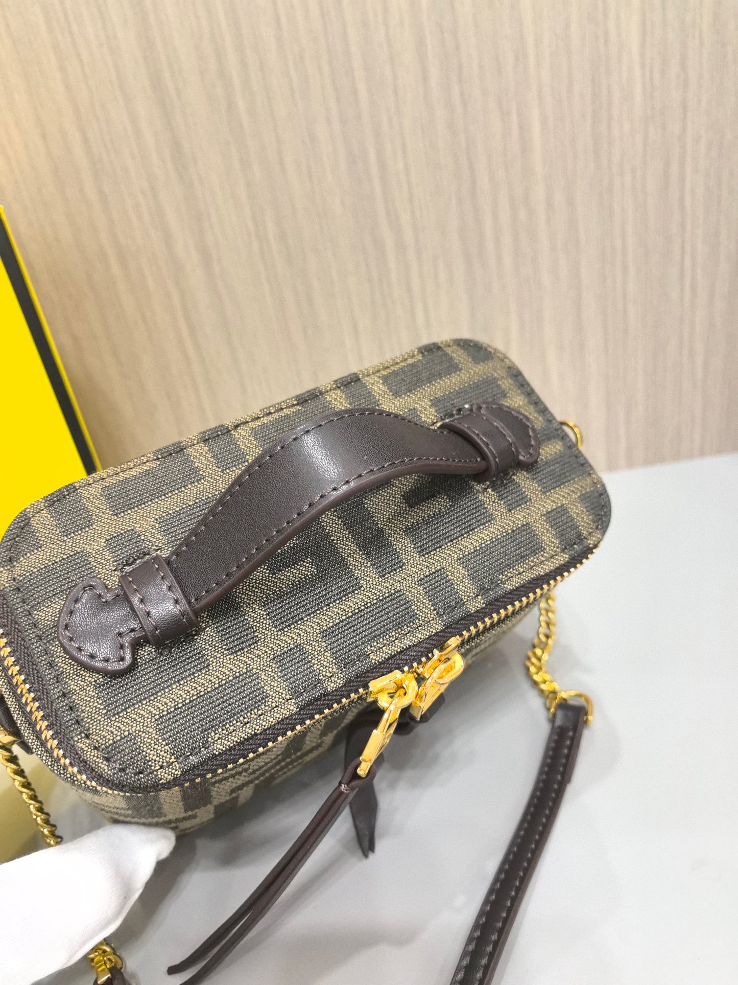 15RF59BDE Stylish leather bag