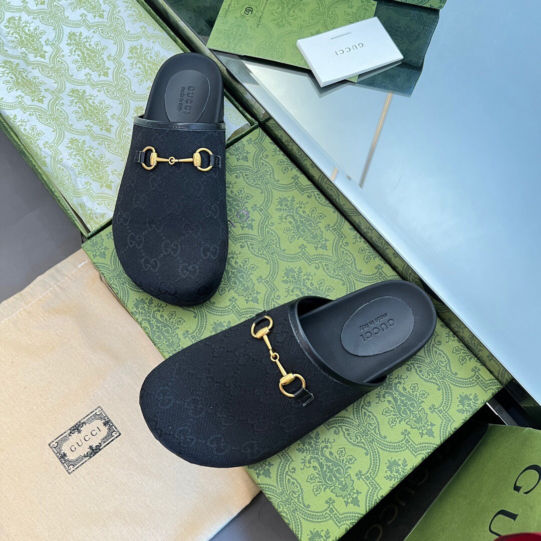 2YB26ZDE Stylish Slippers