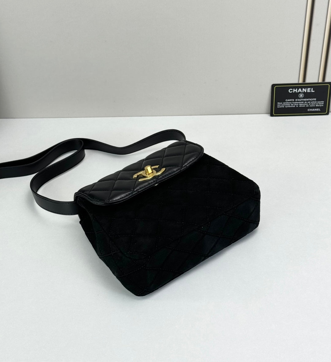 15RC63BDE Stylish leather bag