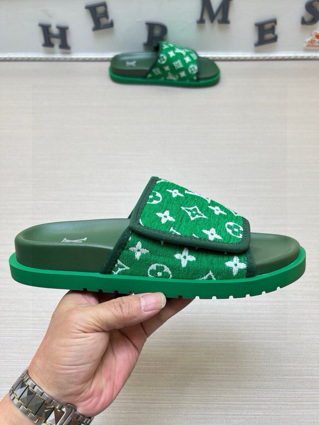 5QE4ZDE Stylish Slippers