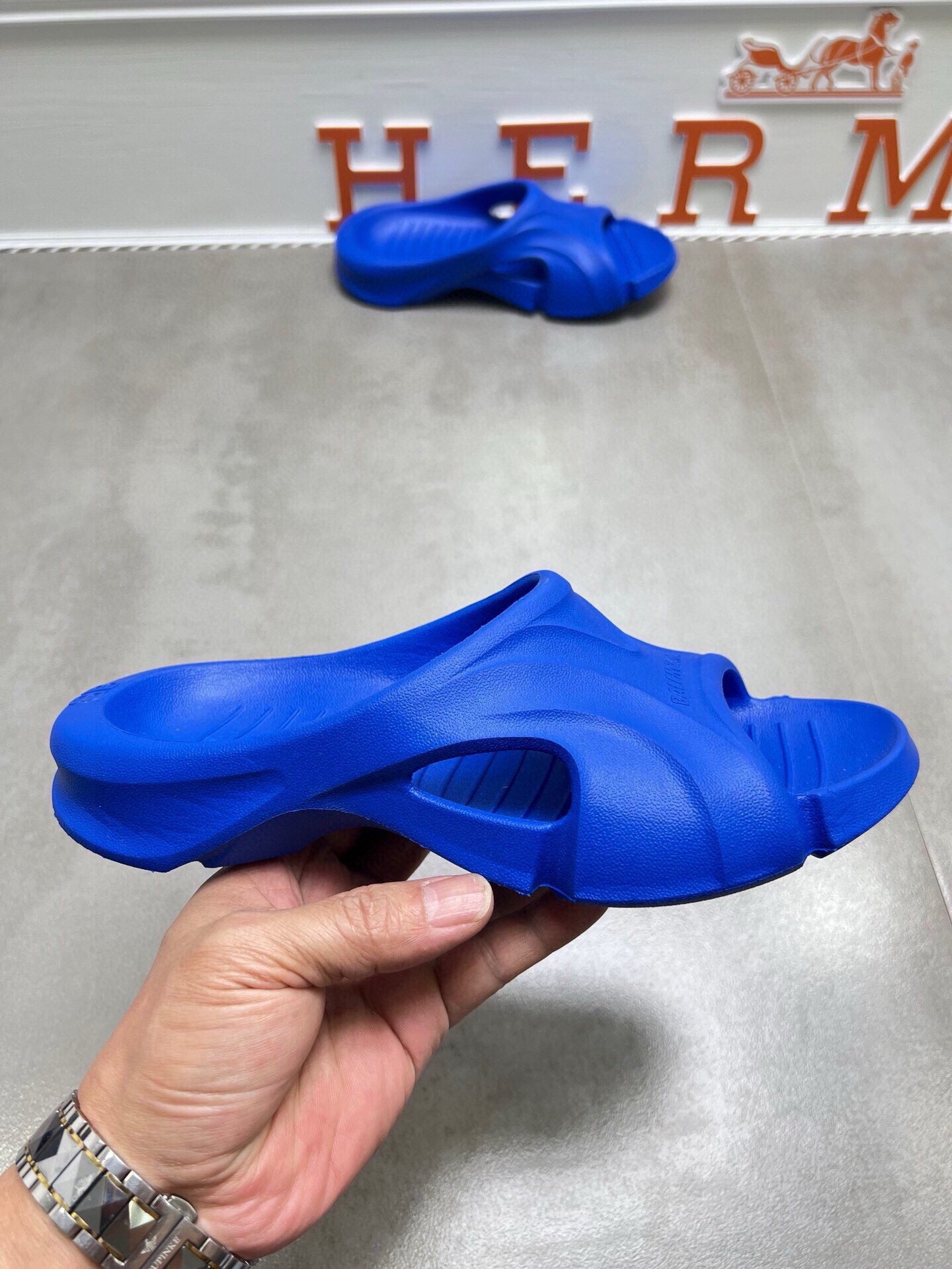 54J40ZDE Stylish slippers