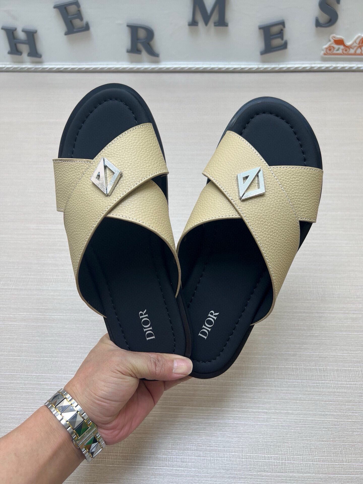 535ZD307ZDE Stylish Slippers