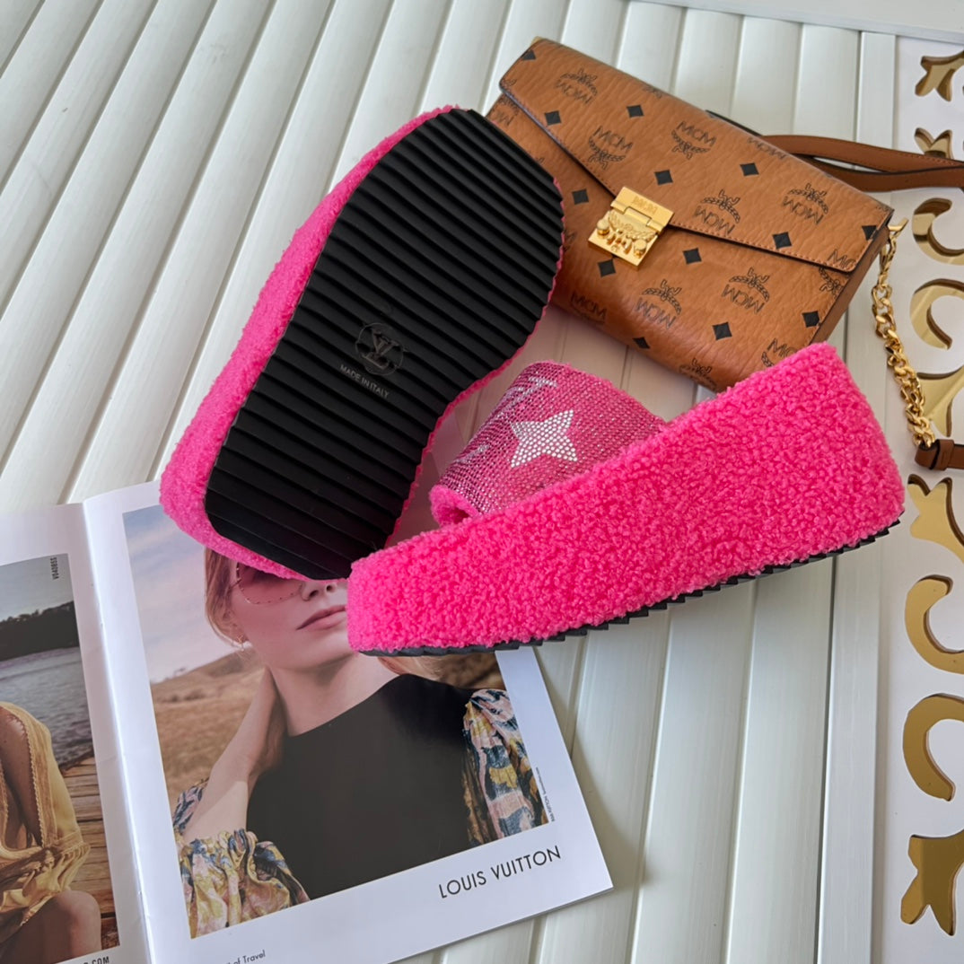 14E91ZDE Stylish Slippers