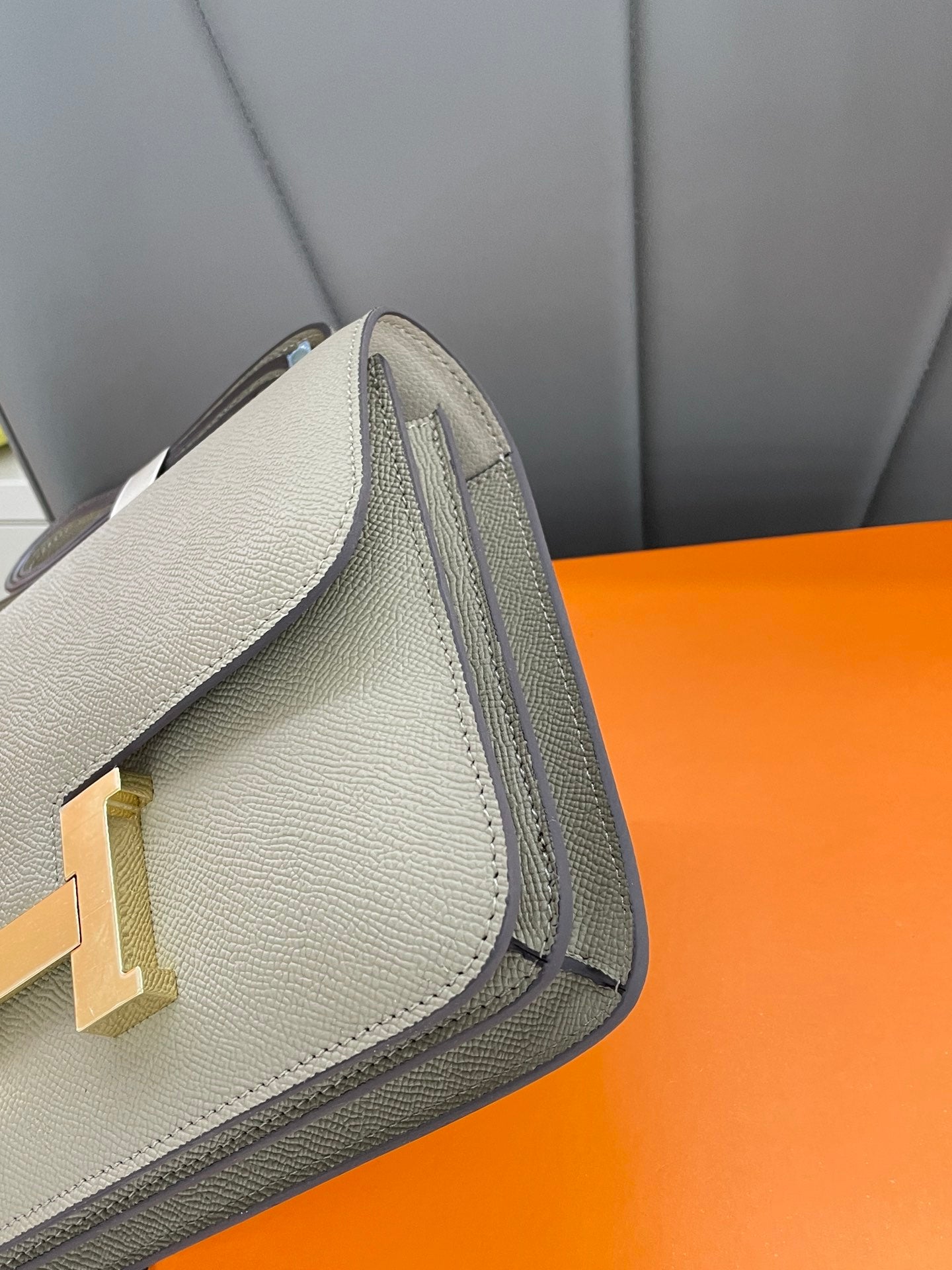 155NH64BDE Stylish leather bag