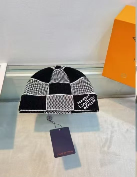 125ZE501DE Stylish hats