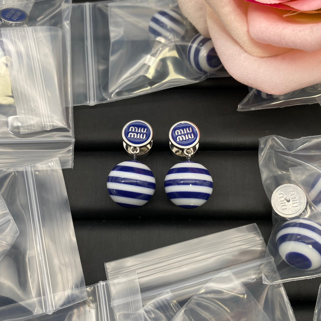 14A993EDE Stylish Earrings