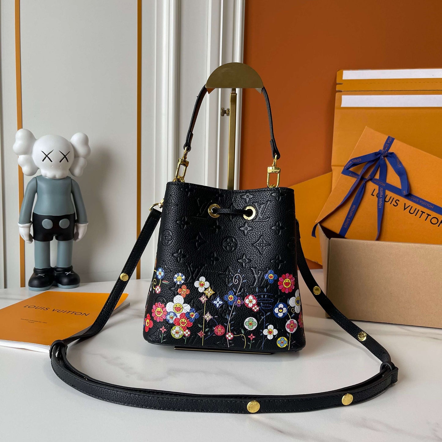 15RE33BDE Stylish leather bag