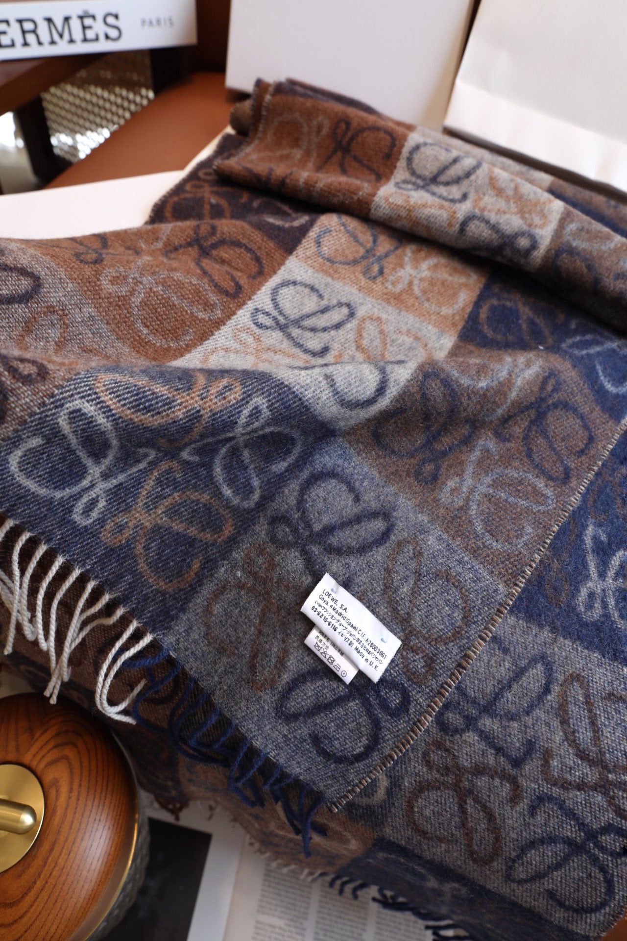 175RA13WDE Stylish Winter Scarves