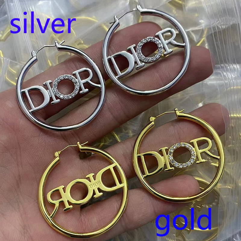 1YD16EDE Stylish Earrings