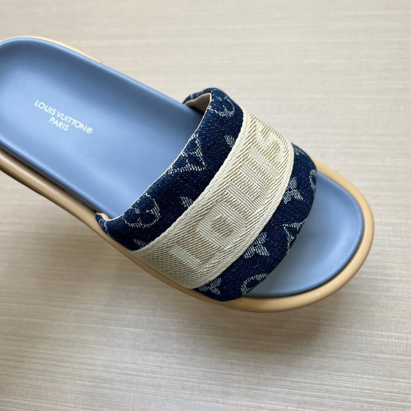 535ZE301ZDE Stylish Slippers