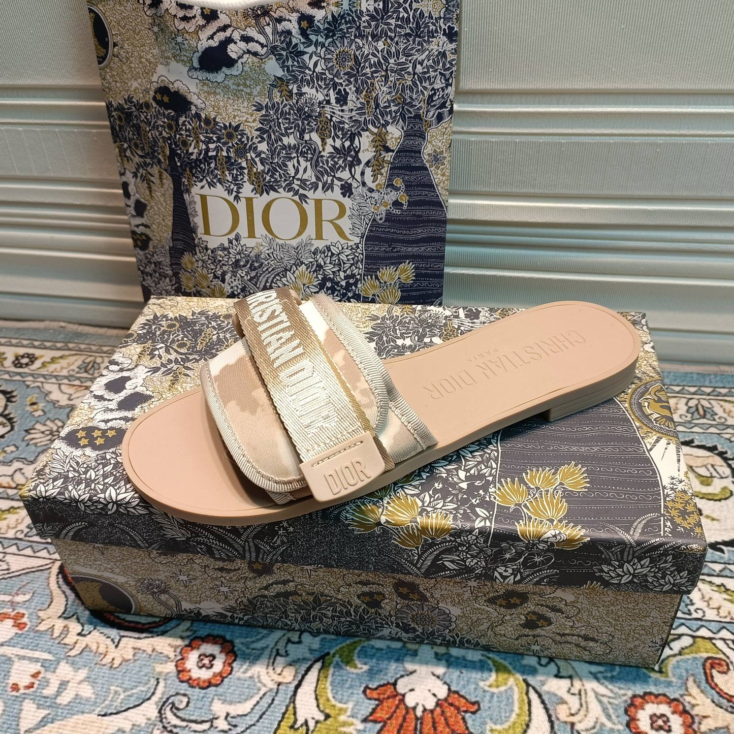 14D20ZDE Stylish Slippers